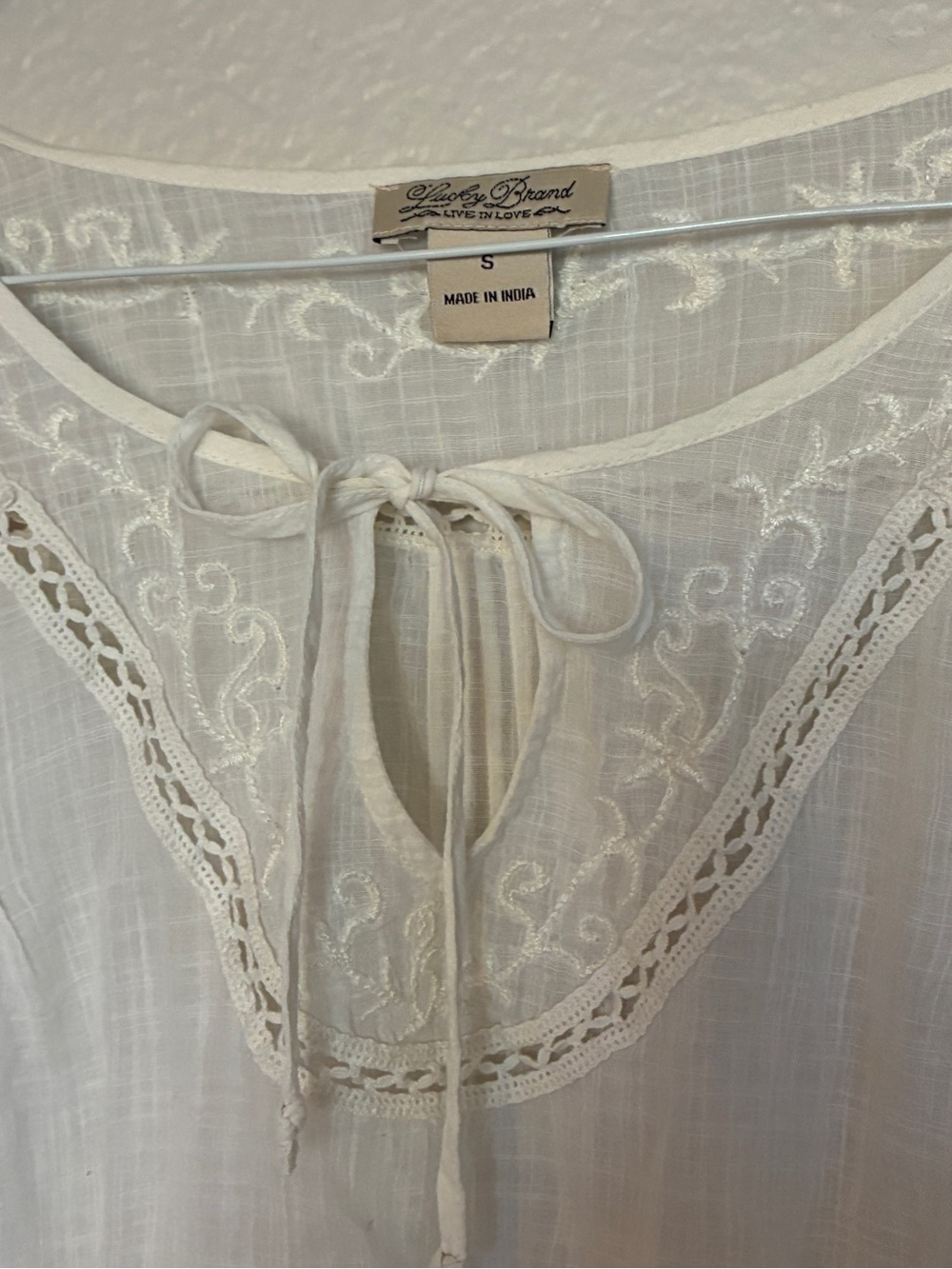 Lace Brand Cream Embroidered Blouse Womens Small Tie Neck Cottagecore Fairycore - Picture 2 of 8